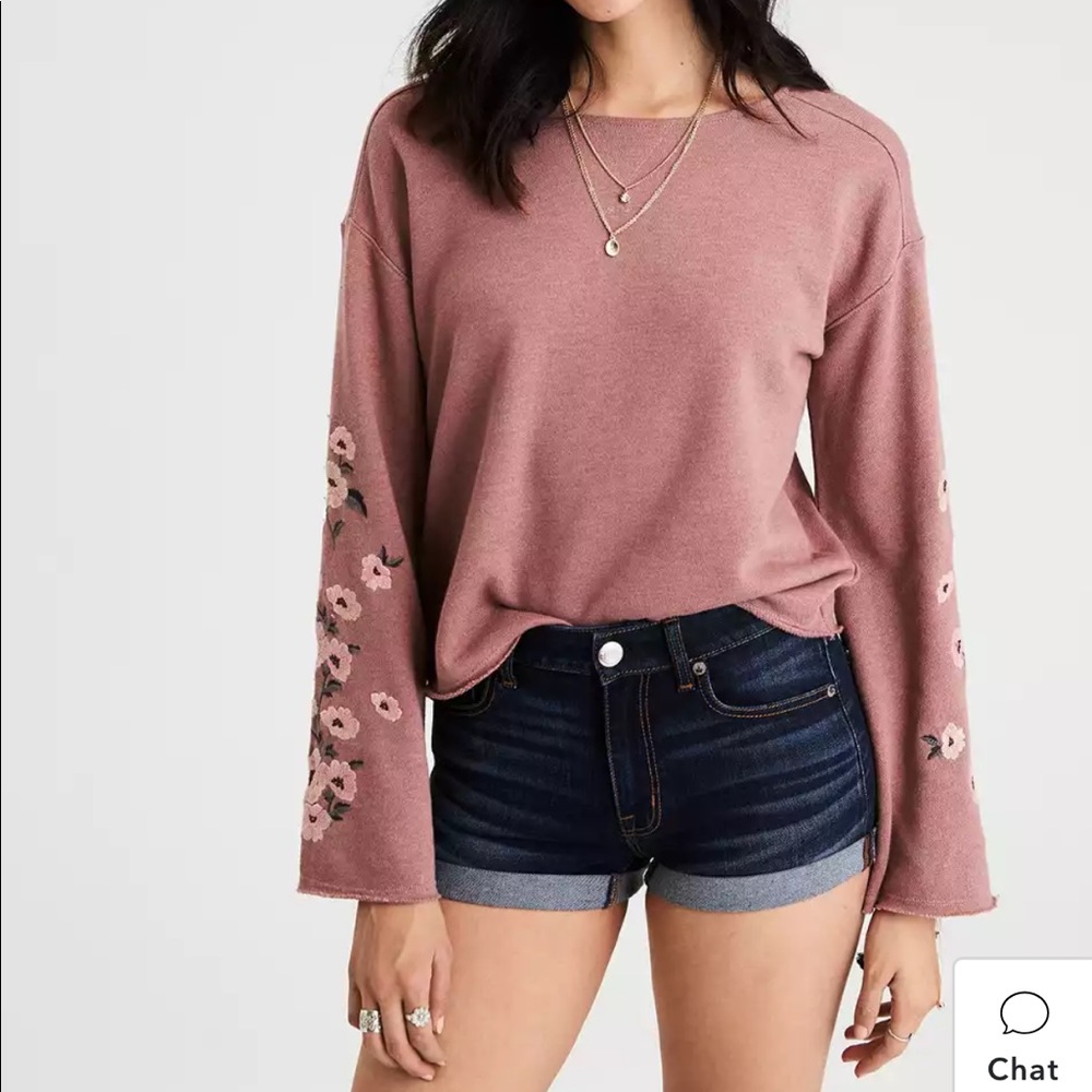 Embroidered mauve crew neck